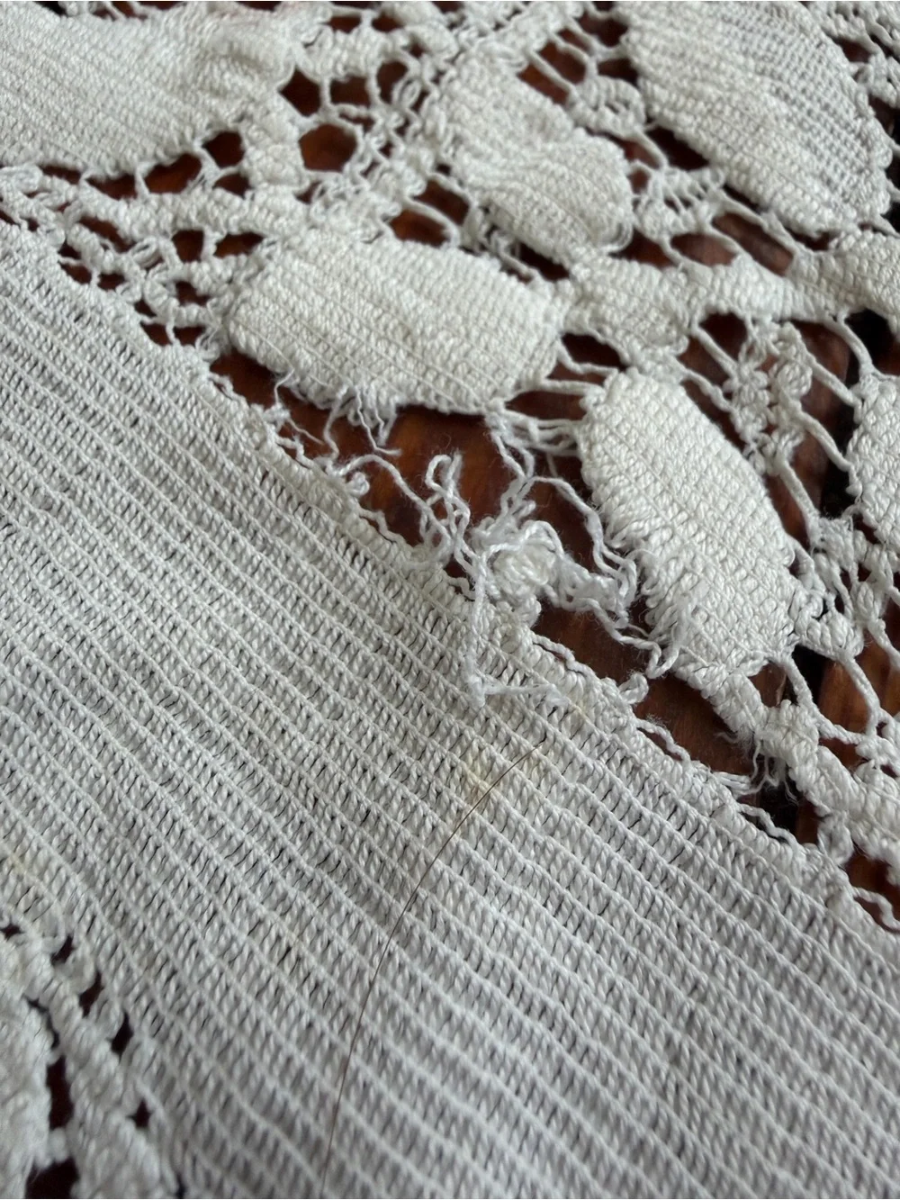 Antique Battenberg lace table runner 15x43”